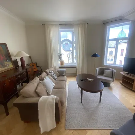 Authenic Art Nouveau In The City-center Apartment *
