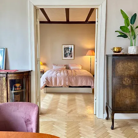 Authenic Art Nouveau In The City-center Apartment *