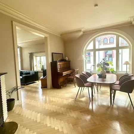 Apartment Authenic Art Nouveau In The City-center *