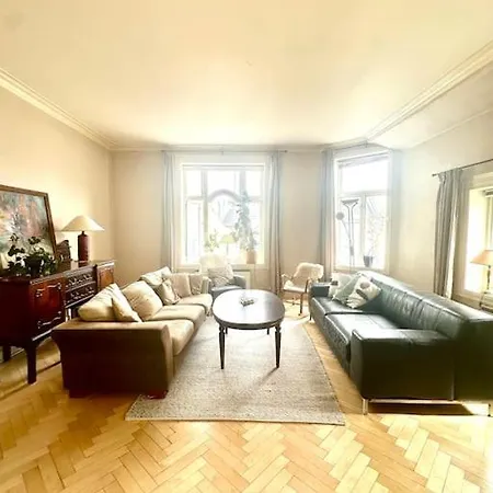 Authenic Art Nouveau In The City-center Apartamento *